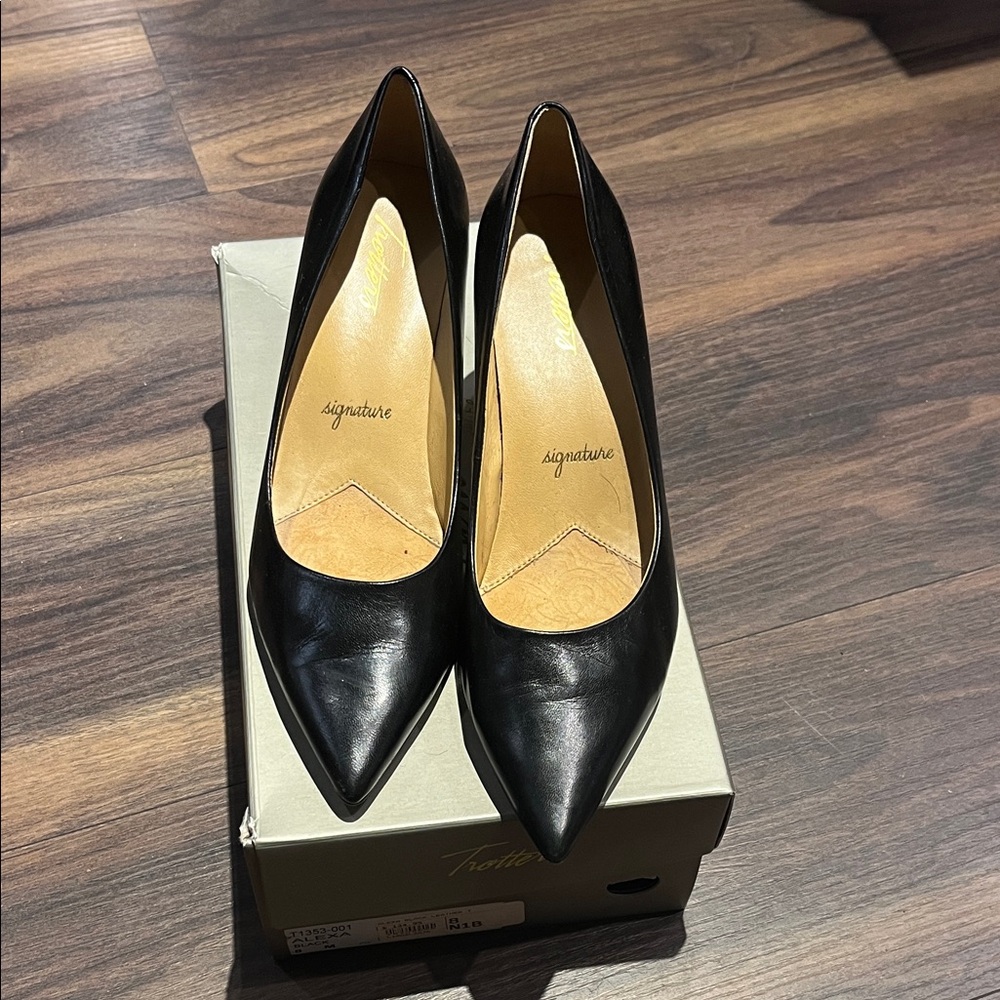 Trotters Signature Black Heels